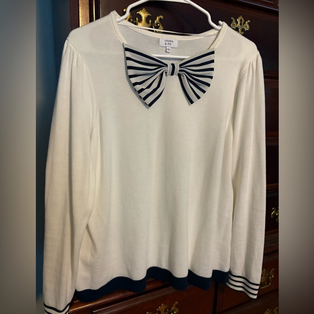 Crown & Ivy Sweater